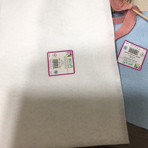 Assorted Easter Decorations - Picture 6 of 8